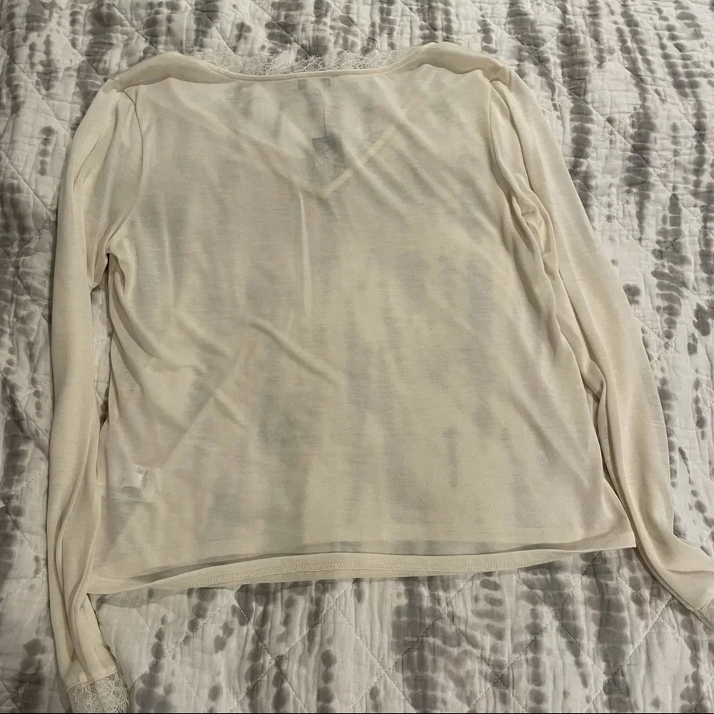 Express Relaxed Lace Pieced V-Neck Tee NWT S - Picture 8 of 11